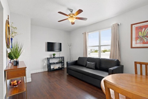 Welworth condo units Miami Beach image 12