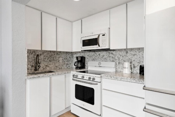 Welworth condo units Miami Beach image 19